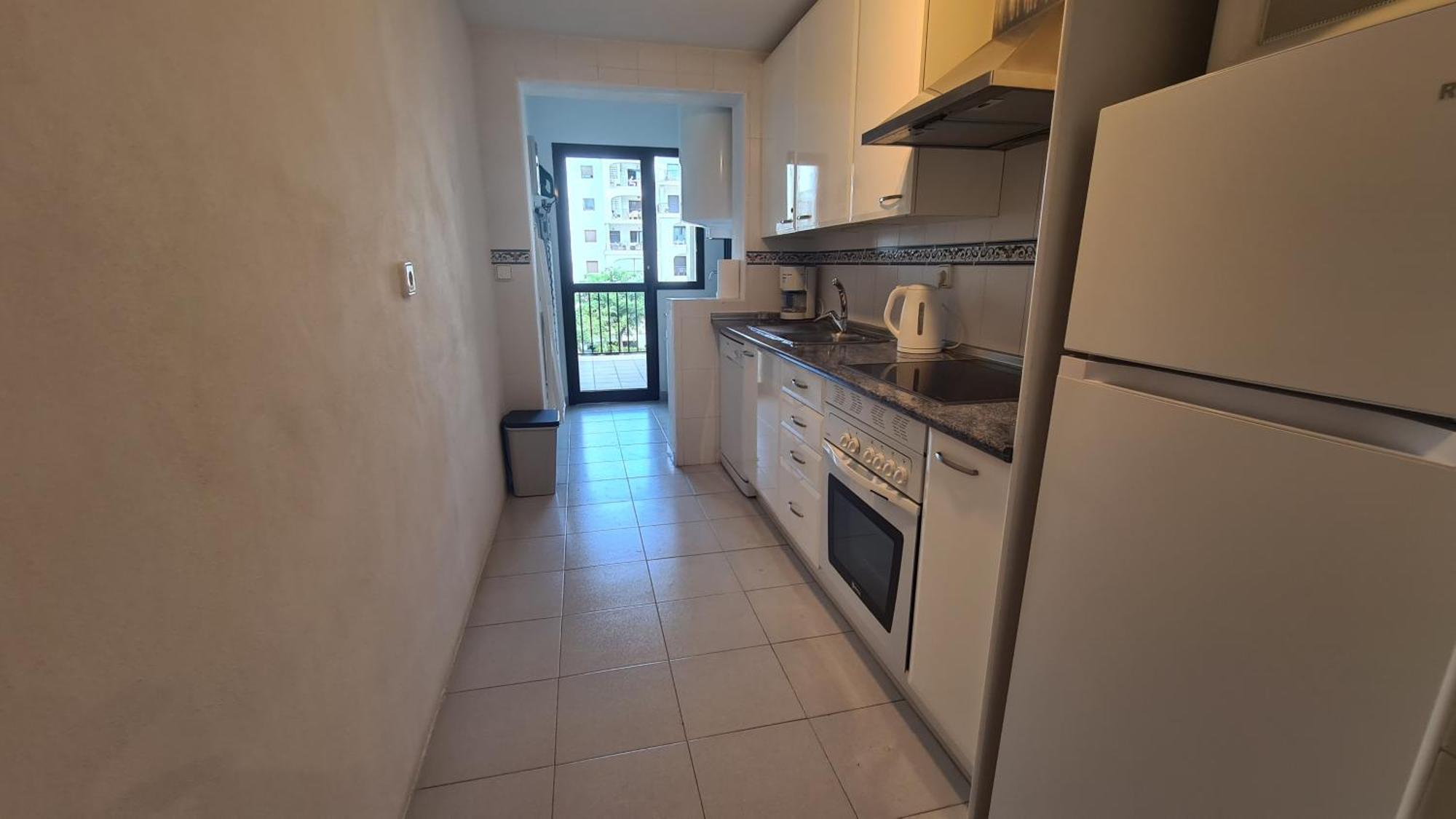Lovely 2-Bed Apartment In Marina De La Duquesa Кастильо-де-Сабинильяс Экстерьер фото