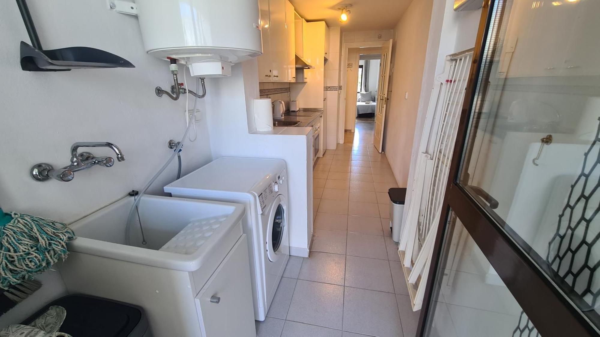 Lovely 2-Bed Apartment In Marina De La Duquesa Кастильо-де-Сабинильяс Экстерьер фото