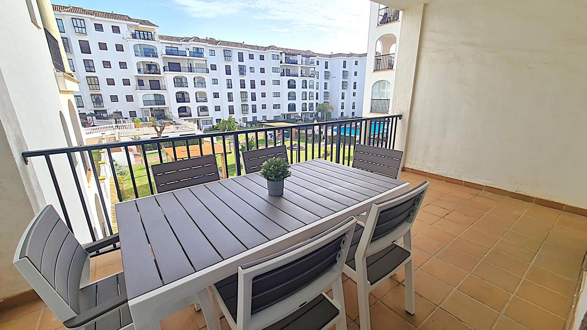 Lovely 2-Bed Apartment In Marina De La Duquesa Кастильо-де-Сабинильяс Экстерьер фото